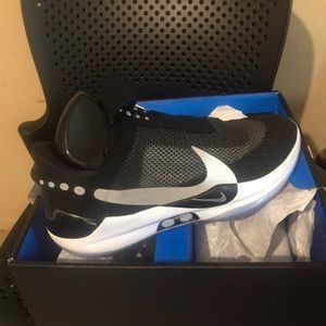 Nike Adapt BB Black Pure Platinum (US Charger)